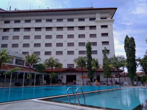 Swimming pool, The Sunan Hotel Solo in Surakarta