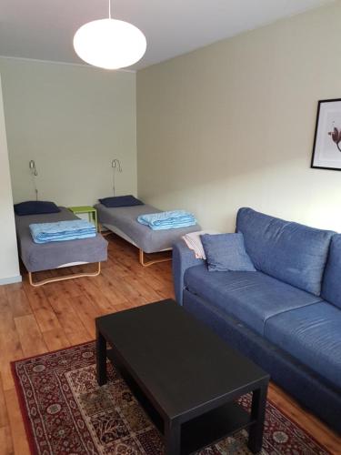 2 twin beds, 1 sofa bed
