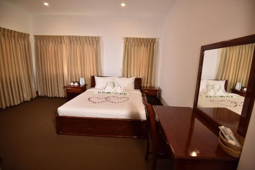 Deluxe Double or Twin Room image 4