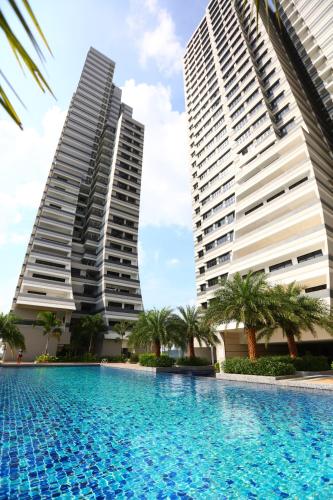 Hotels within Walking Distance of Legoland Malaysia in Johor Bahru