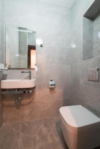 Grand Vitosha Apartments - image 14