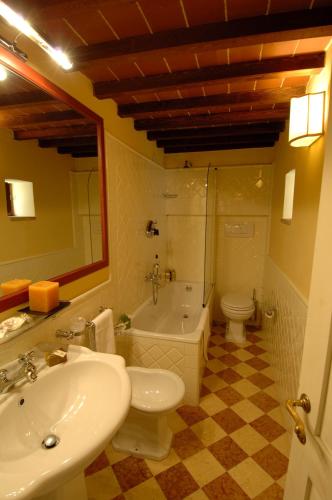 Castello Di Gargonza - image 3