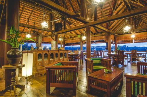 Bar/lounge, Terres Rouges Lodge in Banlung