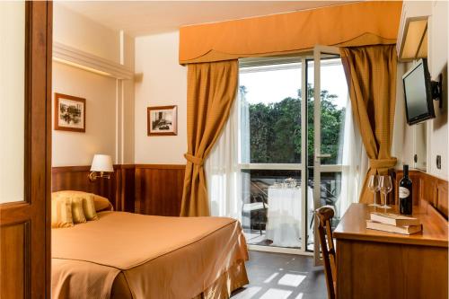 Classic Double or Twin Room with Balcony and Partial Sea View