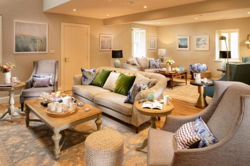 The Hawthorn - image 7