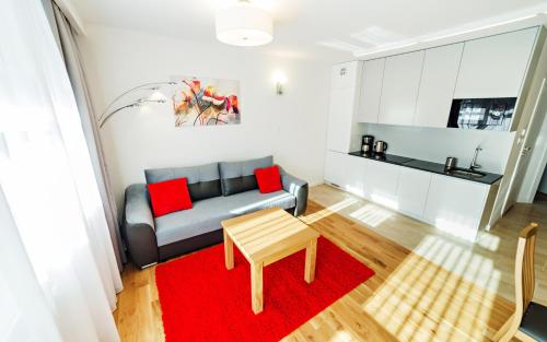 One-Bedroom Apartment image 2