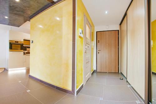 Apartamenty Sun & Snow Leśny Dom - image 13