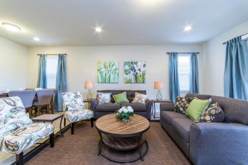 Six-Bedroom Villa 8944 - image 3