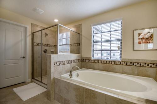 Five-Bedroom Villa 9151 - image 6