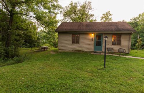 Two-Bedroom Cottage with Two Double Beds 