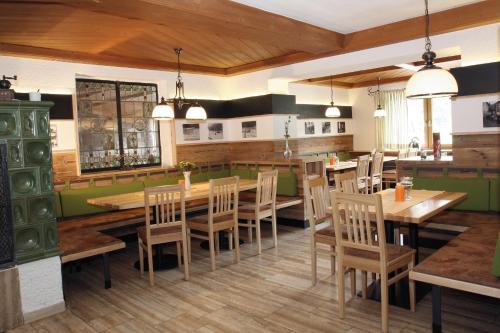 Gasthof Hotel zur Post 2