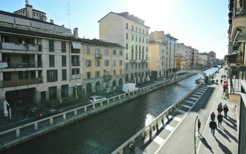 Charming Flat & Canal View Few steps from Movida - image 5