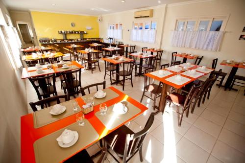 Restaurant, Capitaes de Areia Pousada in Praia Do Frances