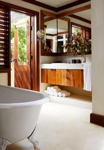 Bathroom, GoldenEye in Oracabessa
