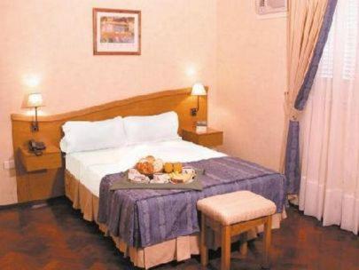 Double Room image 2