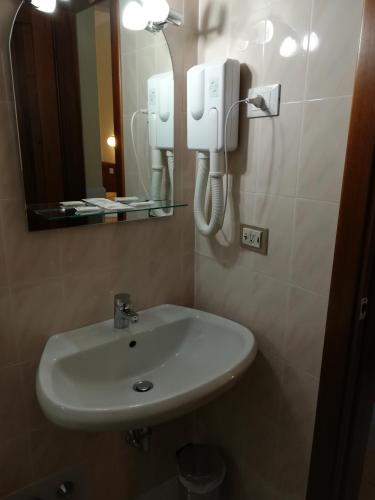 Hotel Marco Polo SELF CHECK-IN – Bologna, KY