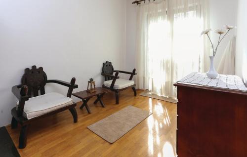  Stunning Holiday House With The Pool, Unterkunft in Kotlenice