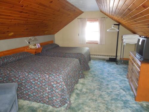 Town & Country Motor Inn - main image