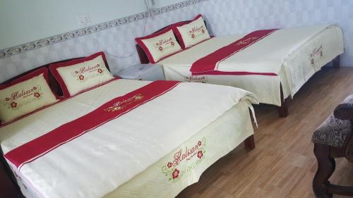 4 double beds