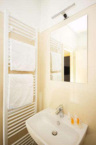 Elizabeth Suites - image 14