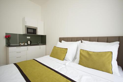 Elizabeth Suites - image 6