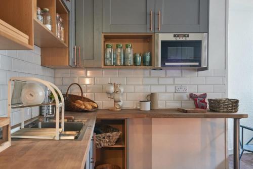 Haystack Hostel - image 2