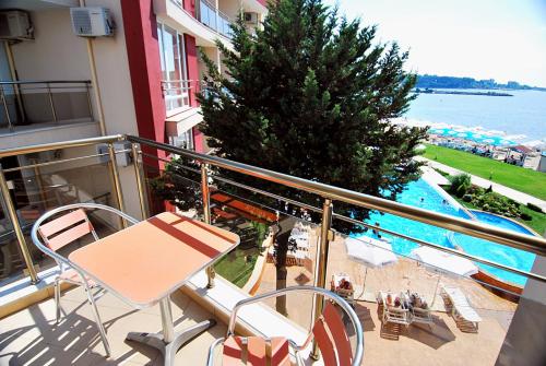 Aurelia Beach Complex - image 14