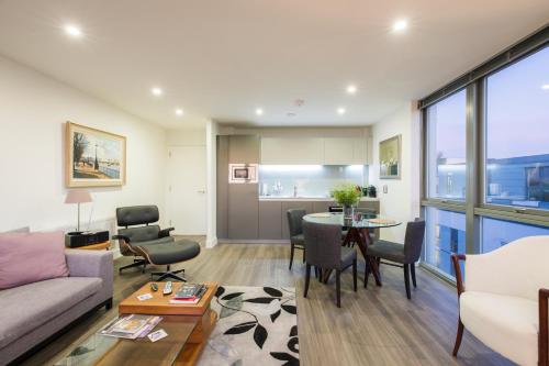 Trendy Islington flat for 2 with patio