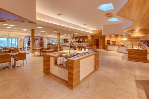 Étterem, Apartments Sol Amfora for Plava Laguna in Monterol