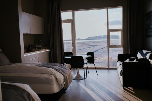 Black Beach Suites