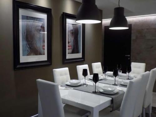  Hs4U ArtGallery Design apartment in Prato