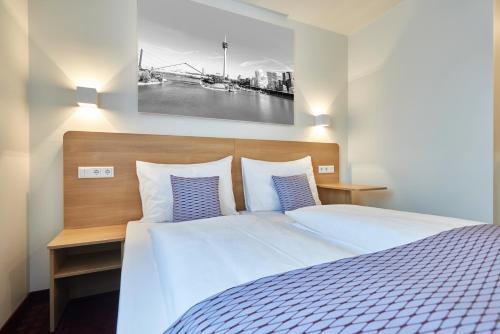 McDreams Hotel Düsseldorf-City Room Type - Double Room Comfort