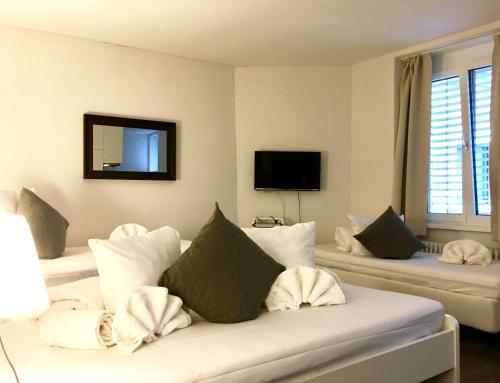 INSIDE FIVE City Apartments - image 6