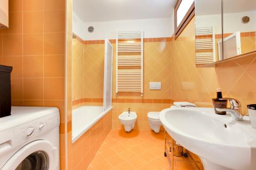 Lagoon Apartment - image 12