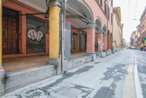 Bologna Rainbow Apartment - image 3