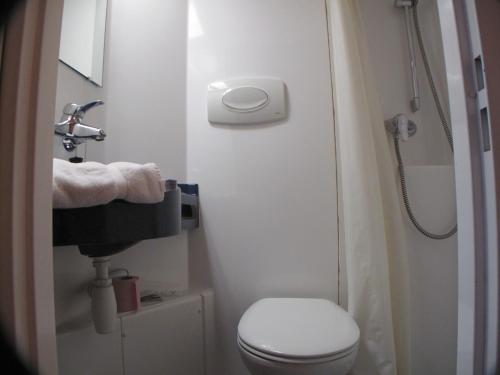 Hotel Feria (FR) – Clichy, CA