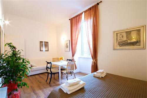 Vetrina Holidays Apartment Navona, Roma (foto 7)