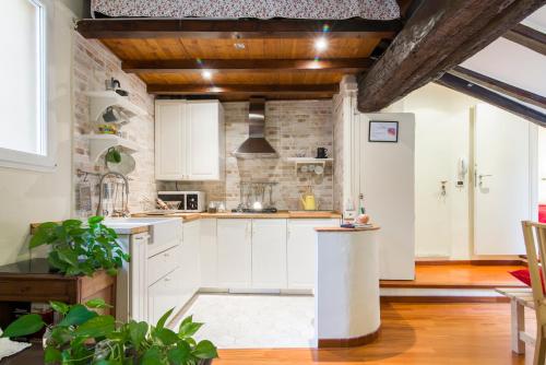 Bologna Rainbow Apartment - image 2