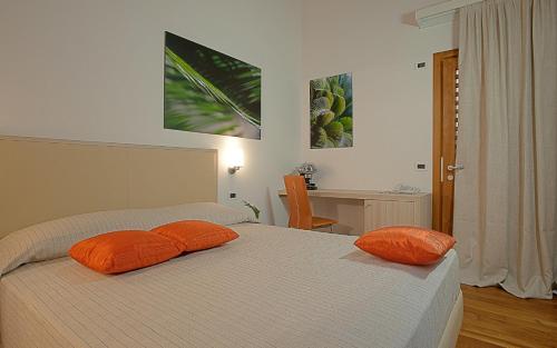 Tre Merli Beach Hotel - image 4