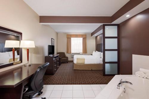 Ramada by Wyndham Cold Lake Room Type - King Suite with Hot Tub - Non-Smoking