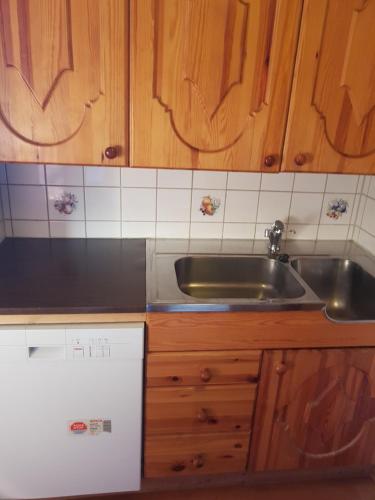 Knutebu Two-Bedroom Cottage in 高爾