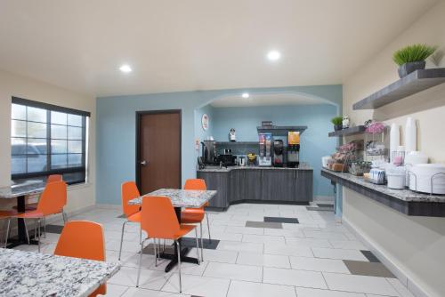 บริการและสิ่งอำนวยความสะดวก, Super 8 By Wyndham Claremore Ok in แคลร์มอร์ (โอกลาโฮมา)