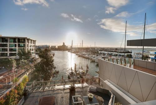 QV Waterfront Viaduct Private Apt 749