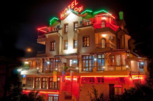 Family Hotel Ogi, 