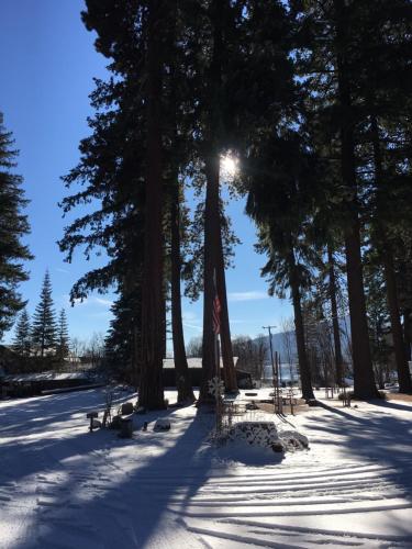 Crater Lake Gateway-Rocky Point Resort