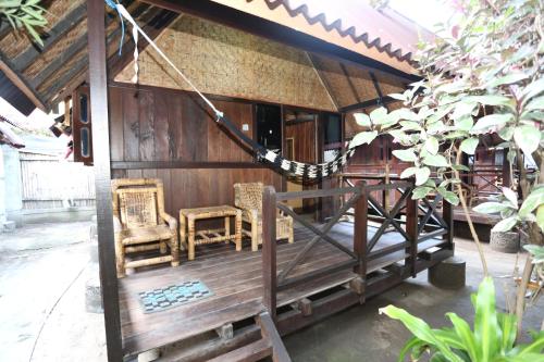 Mawar Beach Cottage In Indonesia