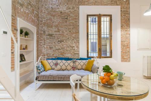 University Loft Apartment - image 12