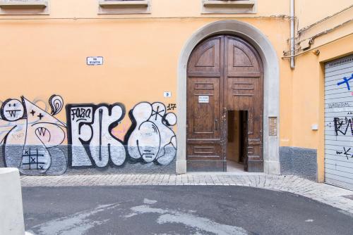 University Loft Apartment - image 14