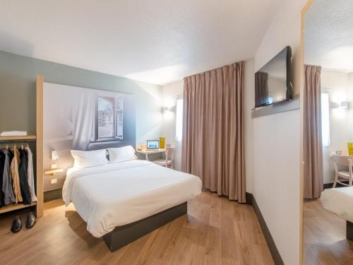 1 queen bed, 2 twin beds