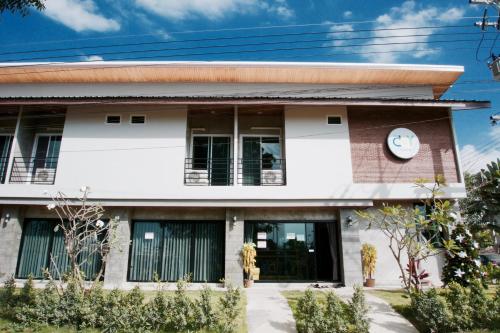 The Day Home Hotel – Nong Sarai, GA